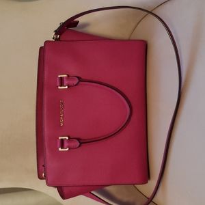 Fushchia Michael kors tote